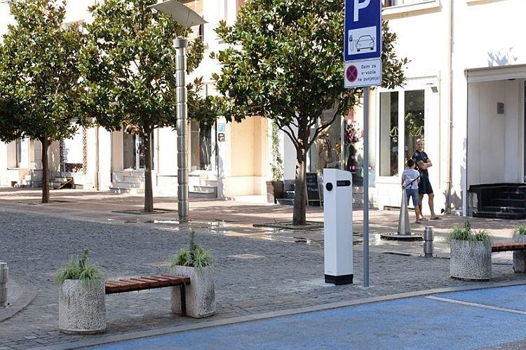 Pierwsza publiczna stacja ładowania dla samochodów elektrycznych została zainstalowana w Podgoricy