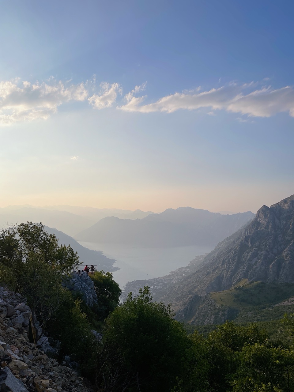 Боко-Которский серпантин. Вид на Тиват. Horizont Bar