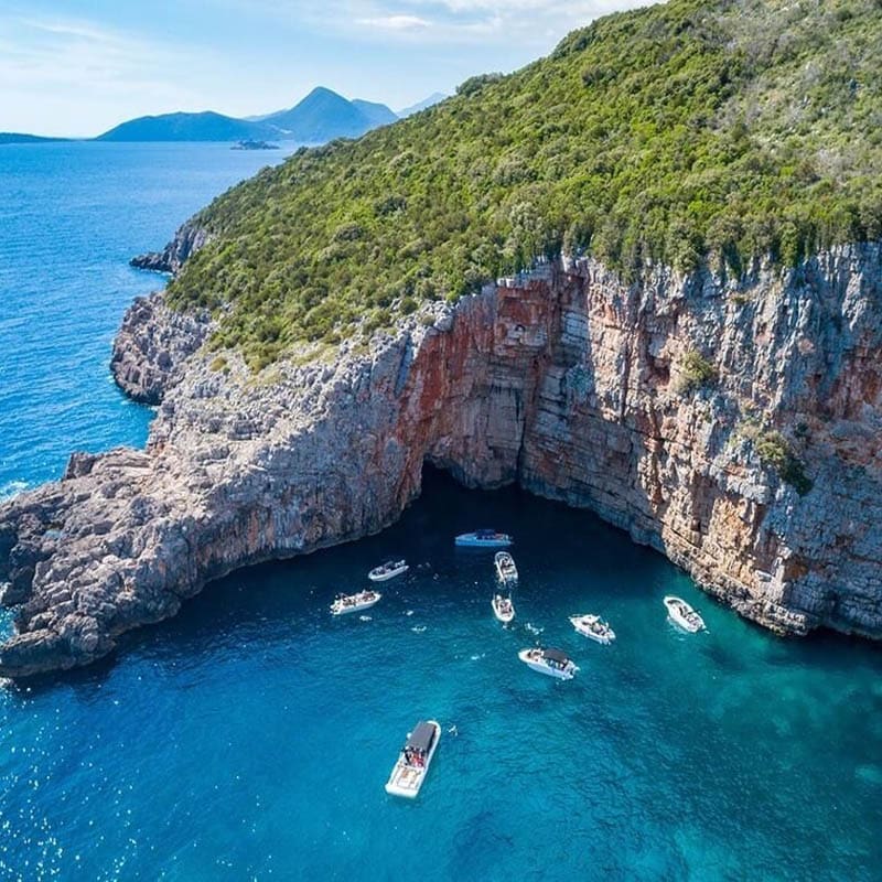 Путешествие по Боко-Которскому заливу Черногории: Голубая пещера