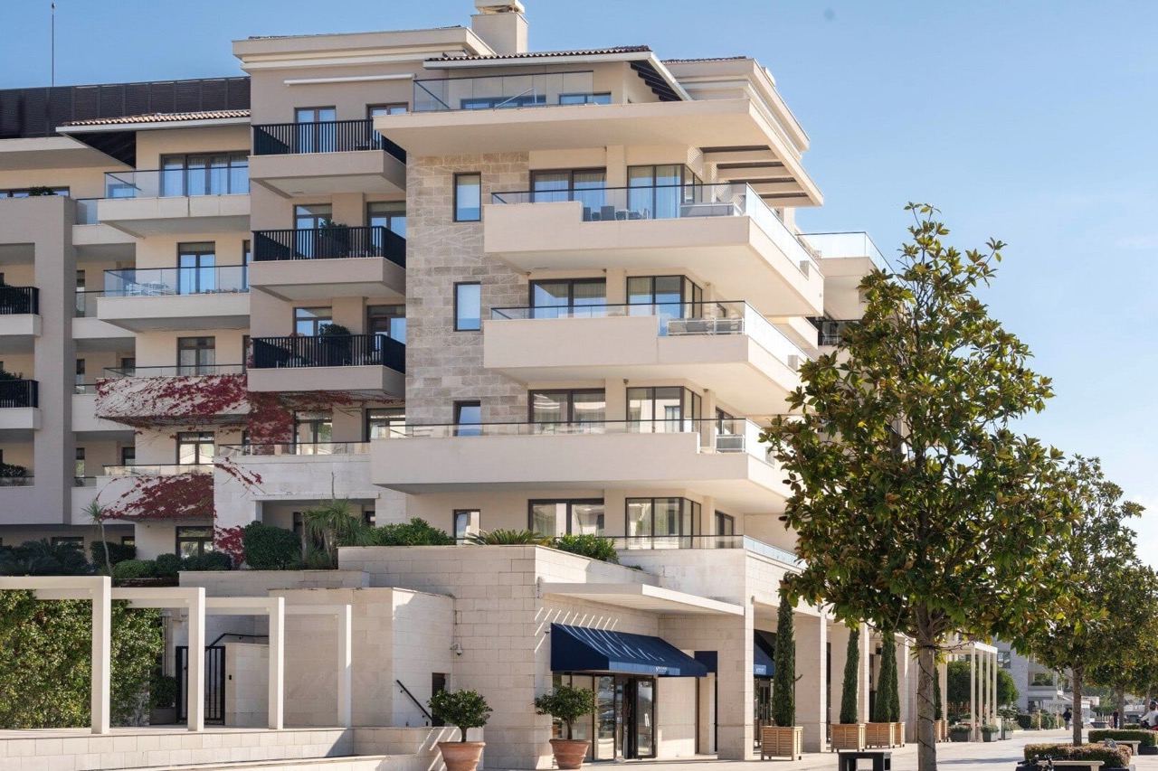 Квартира с 3 спальнями и видом на море в Porto Montenegro (в Тивате) — здание Aqua