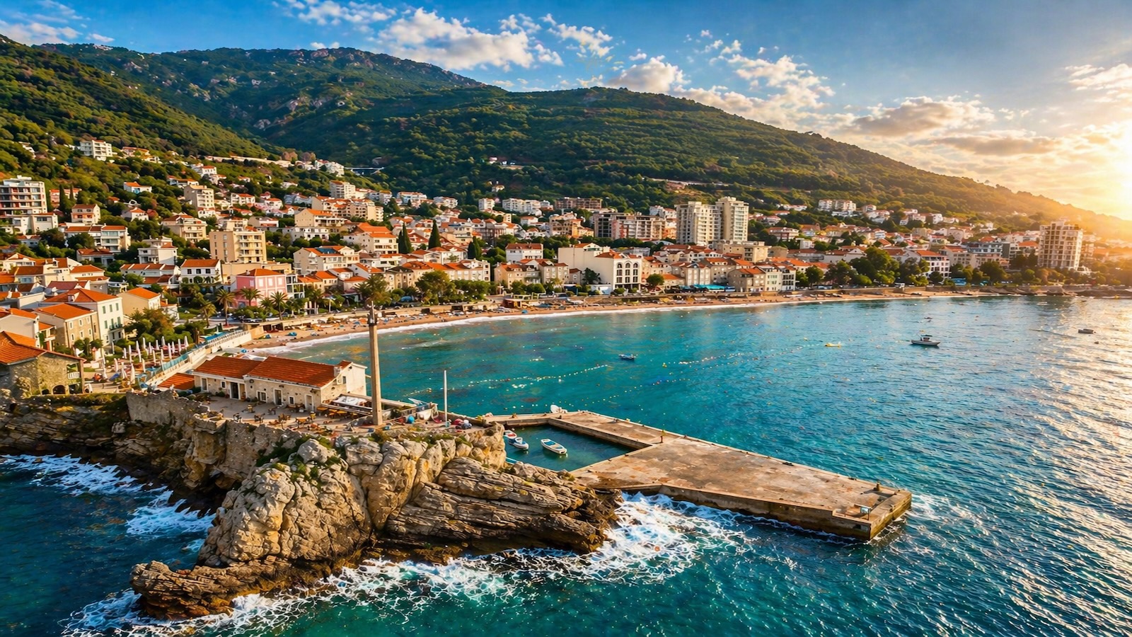 Будванская ривьера и новые курорты Черногории: Вид на крепость Кастелло, Петровац, Черногория