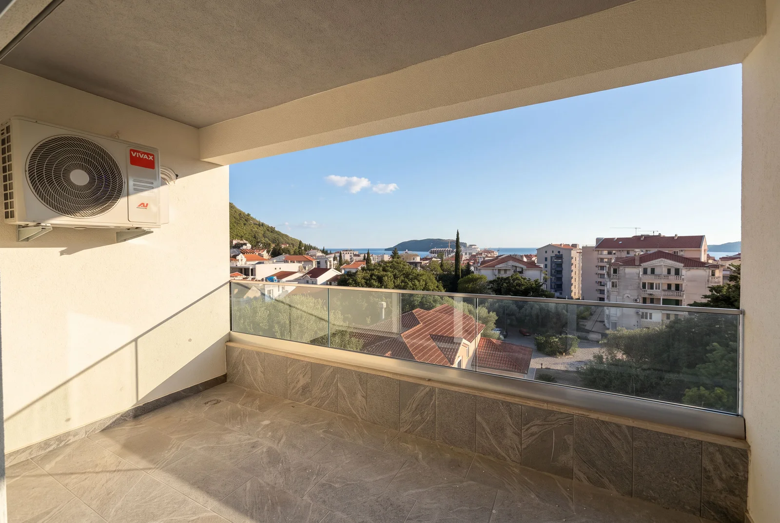 2 bedroom apartment 77 m² Budva, Montenegro