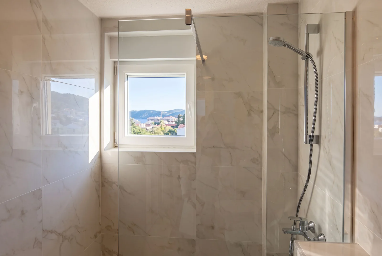 2 bedroom apartment 77 m² Budva, Montenegro