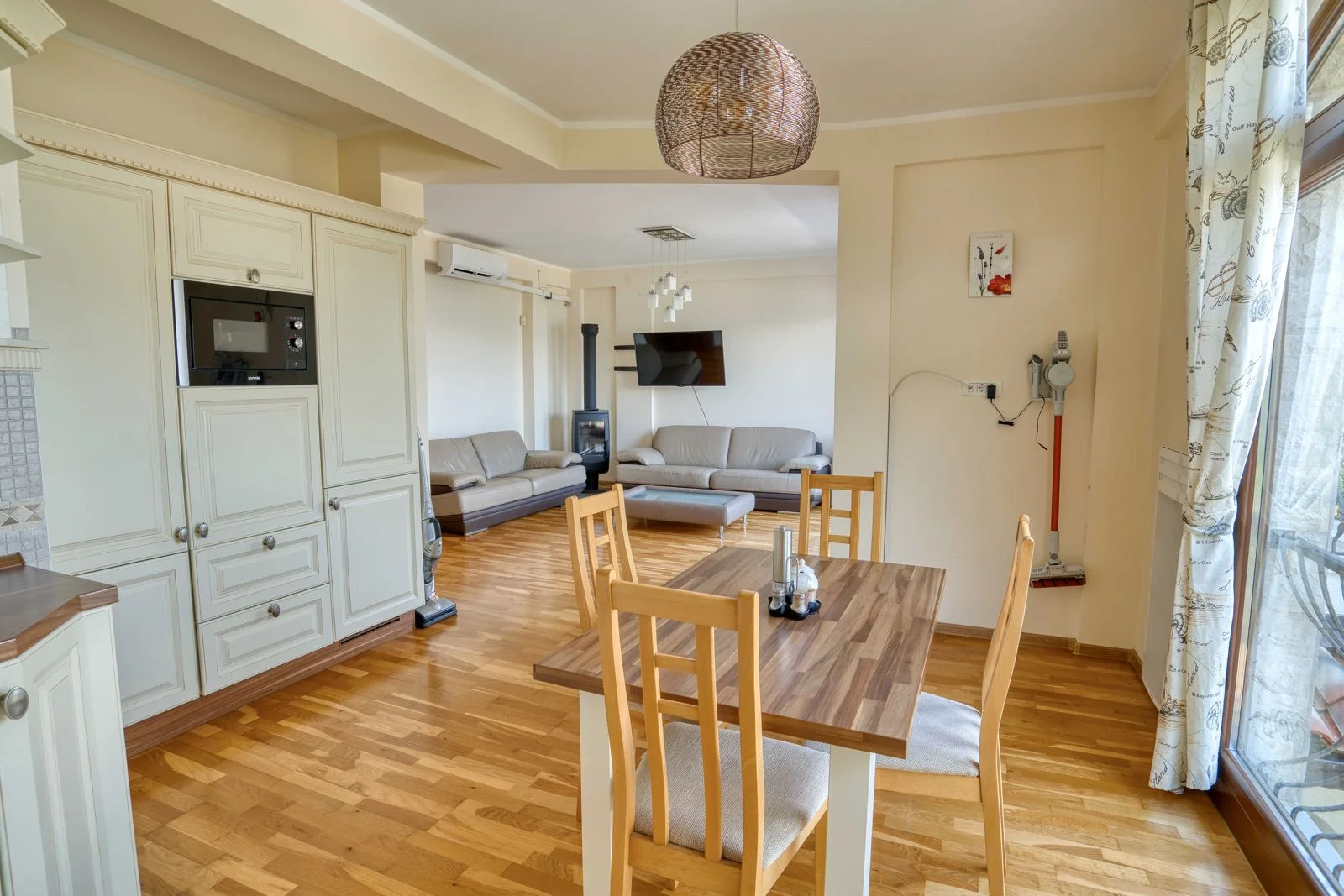 Casa 5 habitaciones 160 m² Milovici, Montenegro